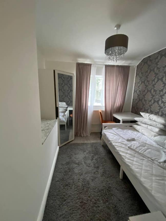 Newly Redecorated 5Bed  House with a Bit of Luxury Main Photo