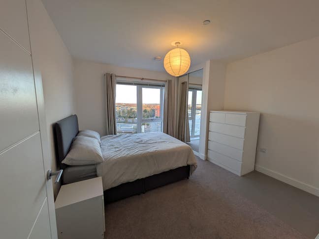 Bright, double en-suite with balcony  Main Photo