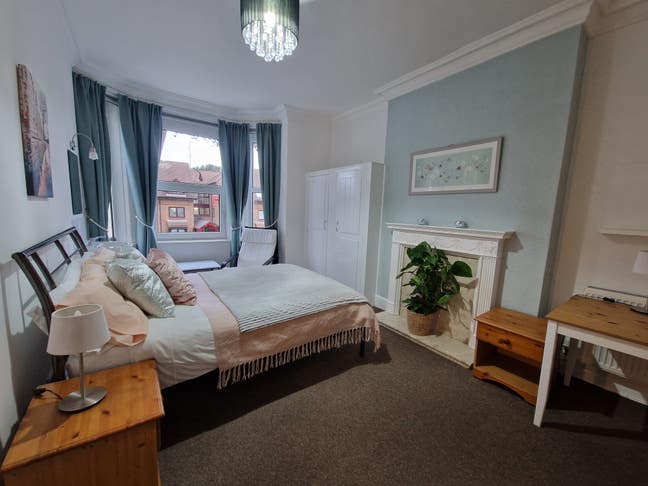 Lovely large room Main Photo