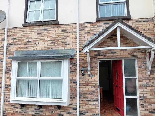 One Bedroom Available in Enniskillen  Main Photo