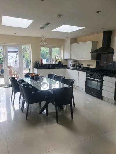 Bright spacious double room - &pound;750 Main Photo