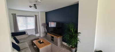 Double room in a Modern 3 bedroom house  Main Photo