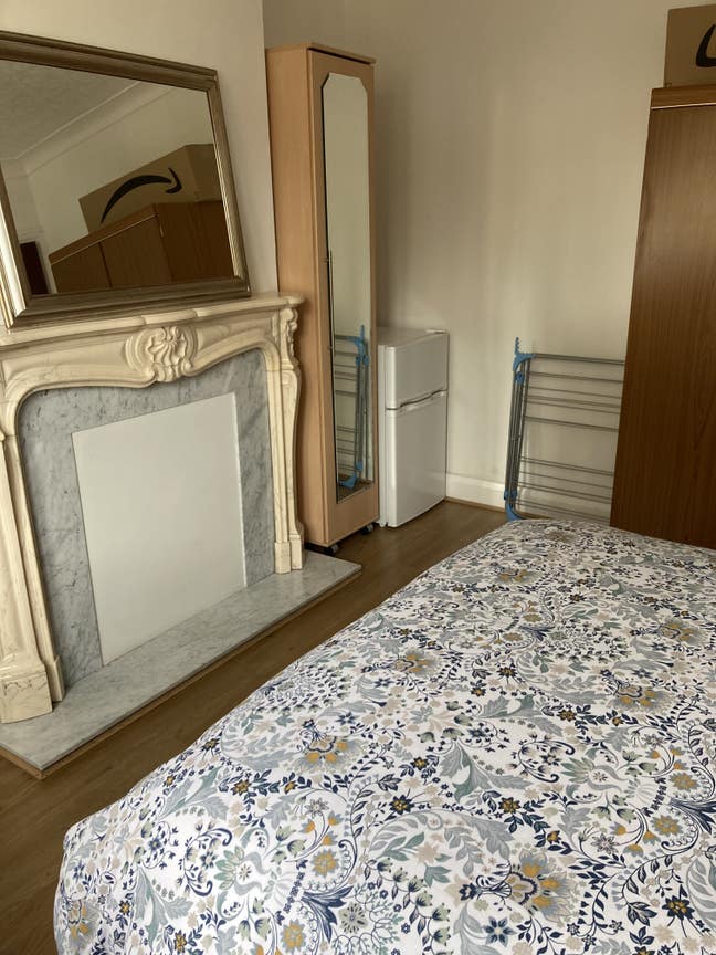 Double room x2 Arnos Grove Zone4 10mins station Main Photo