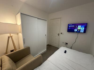 Single Bedroom Main Photo