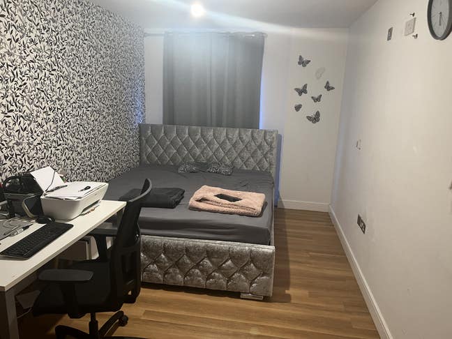 En-suite Room Available for Rent in Spacious Flat Main Photo