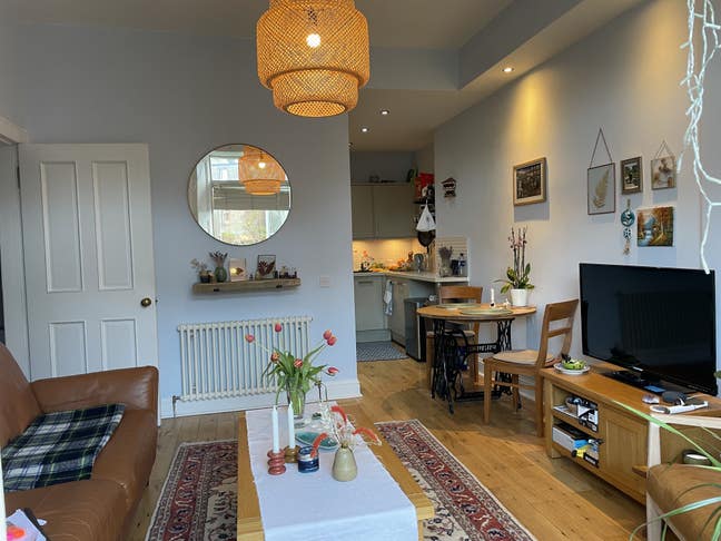 Double room for rent 13 mins cycle to Waverley Main Photo