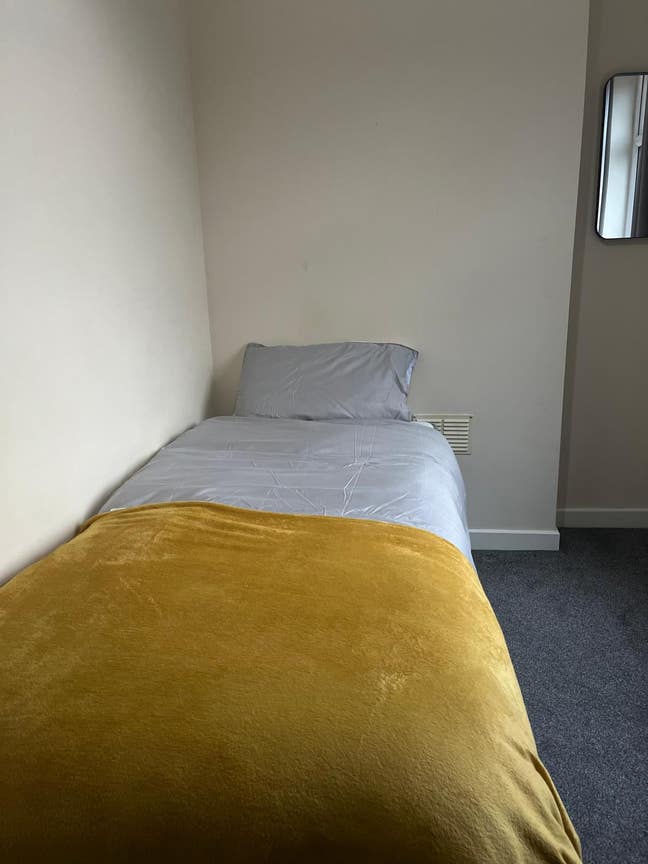 Single room Stoke ST4 Main Photo