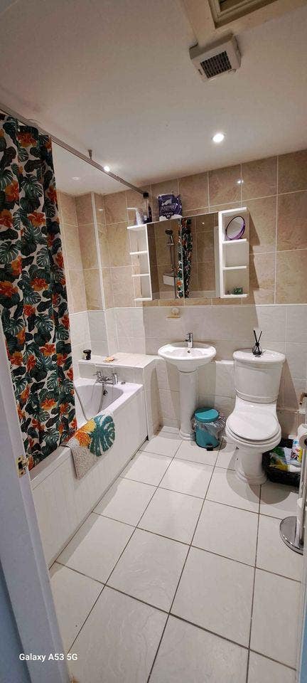 Short Term or Long Term Mon - Fri Let Available Main Photo