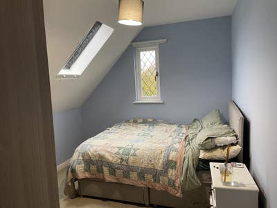 Spacious double bedroom in a quiet neighbourhood  Main Photo