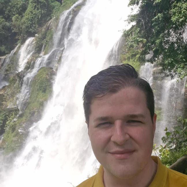 26 y/o Professional Looking for House Share Main Photo