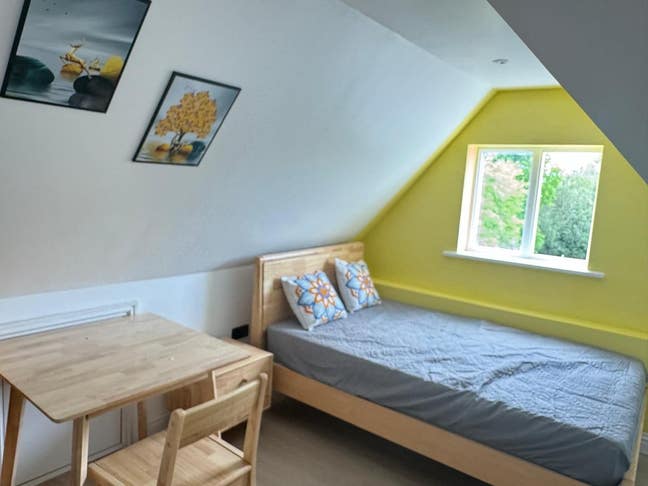 Brand new rooms,easy to city near Redhill,Reigate Main Photo