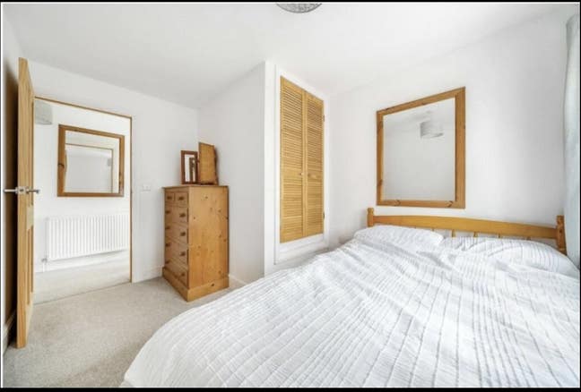 Double Room in South Farnham Main Photo
