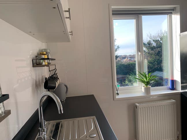 Gorgeous, bright  Double room,  Parking available  Main Photo
