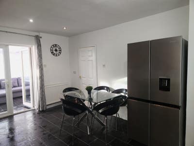 Elegantly furnished spacious rooms, bills inclusiv Main Photo