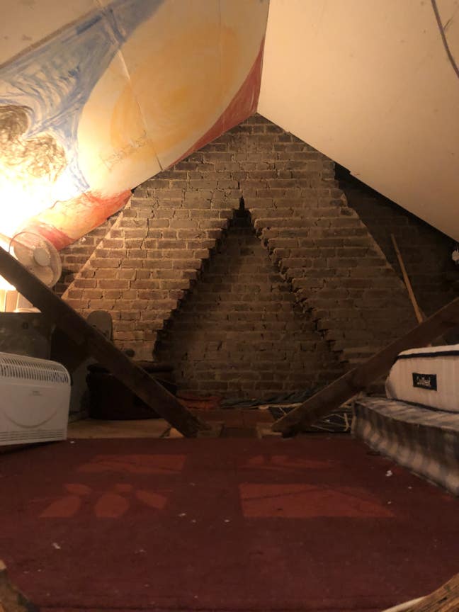 ATTIC cheap in lovely house Clapton! Short stay Main Photo