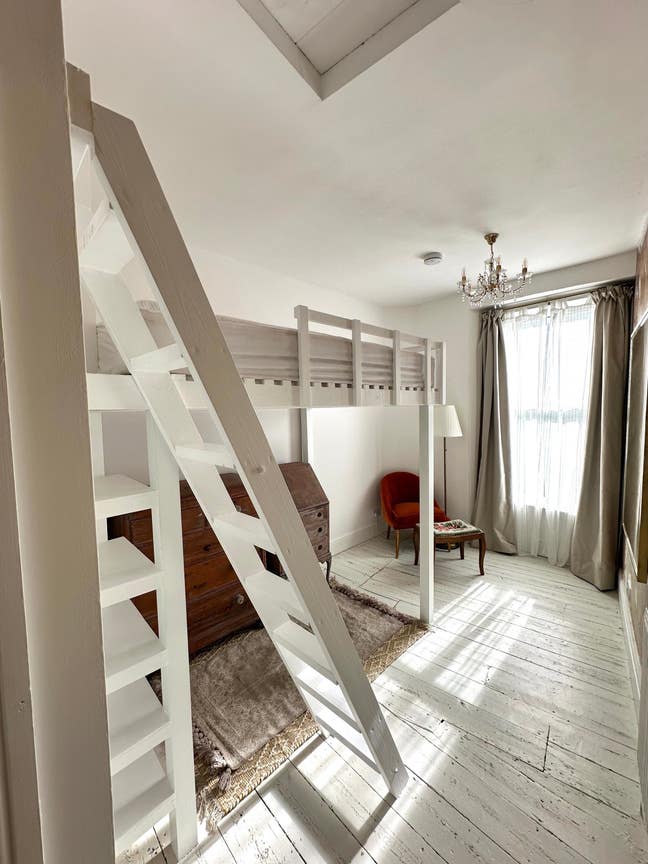 Double room & Large bathroom shared with 1 other  Main Photo