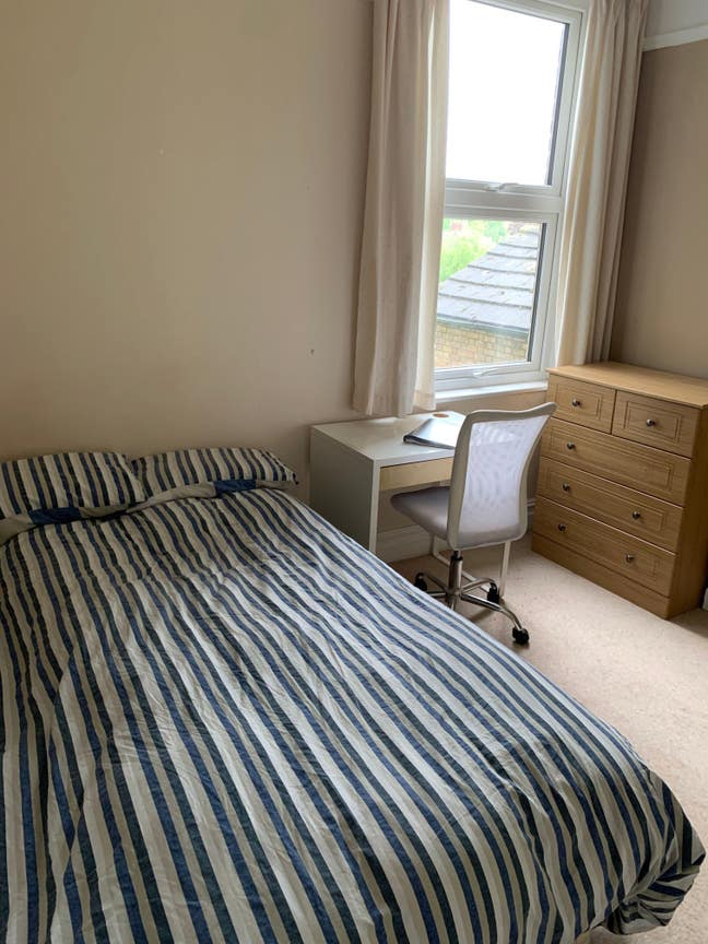 Large Double Room in Barnet: Available Now Main Photo