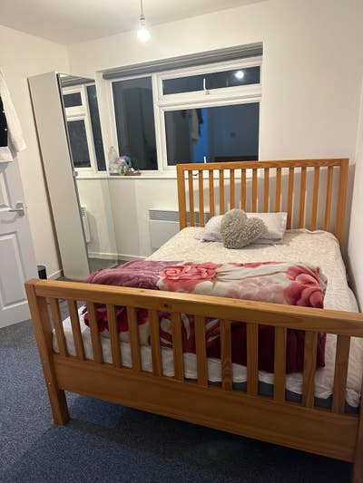 One bedroom available  Main Photo