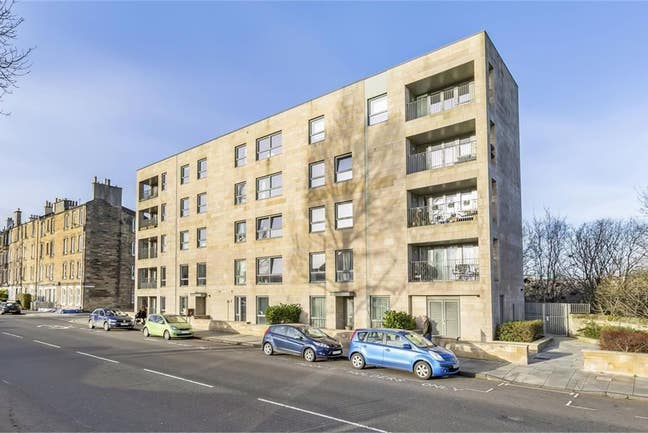 Harmonious central home with Arthur's Seat view Main Photo