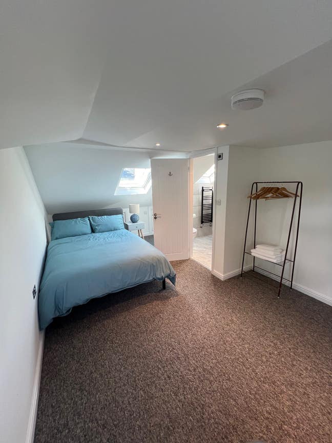 Brand new smart en-suite rooms, short or long lets Main Photo