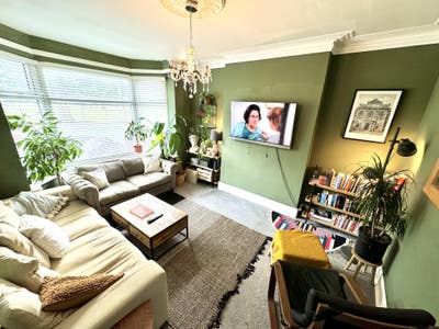 Huge loft room in city centre townhouse Main Photo