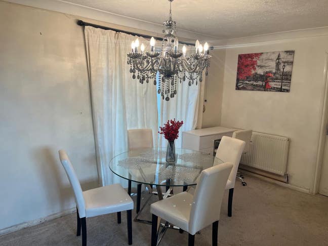 Bright room in the house with two bathrooms  Main Photo