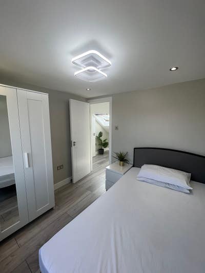 New Double Room | &pound;750 per month inc bills Main Photo