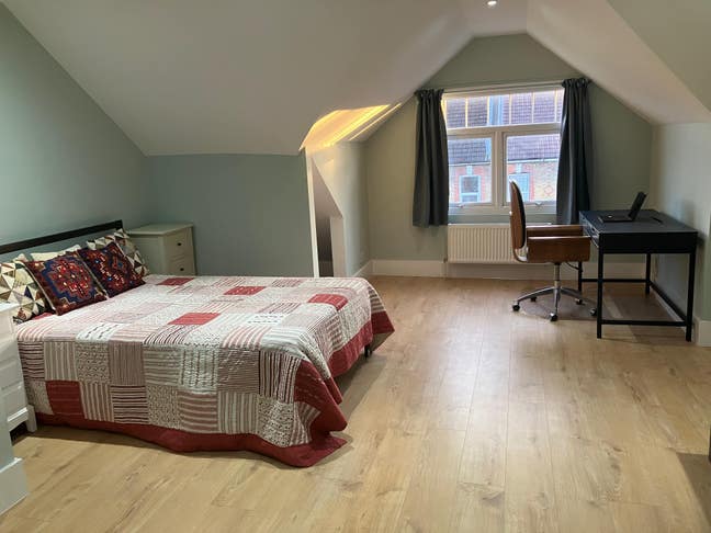Double Rooms - Fully Furnished, Bills Included Main Photo