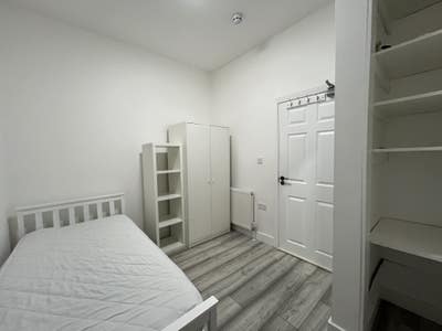 En-suite room for rent in Wembley  Main Photo