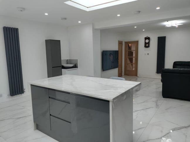 Stunning Double Room in Northolt Newly Renovate Main Photo