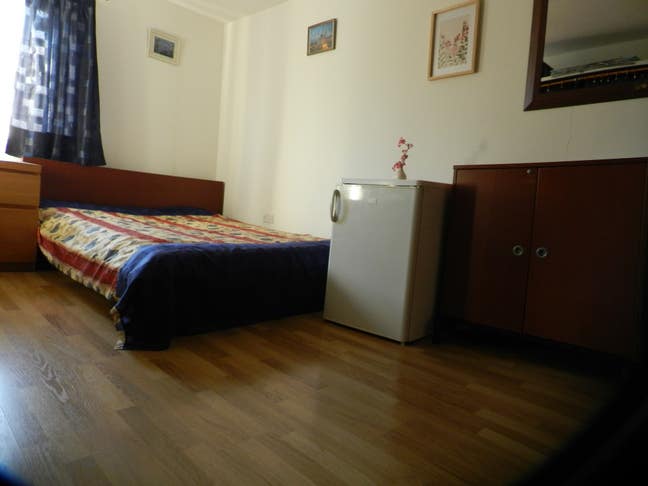 Ensuite room ,Gym all lovely.  by Feltham station Main Photo