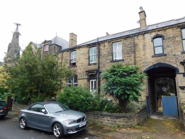 Friendly home in Dewsbury Main Photo