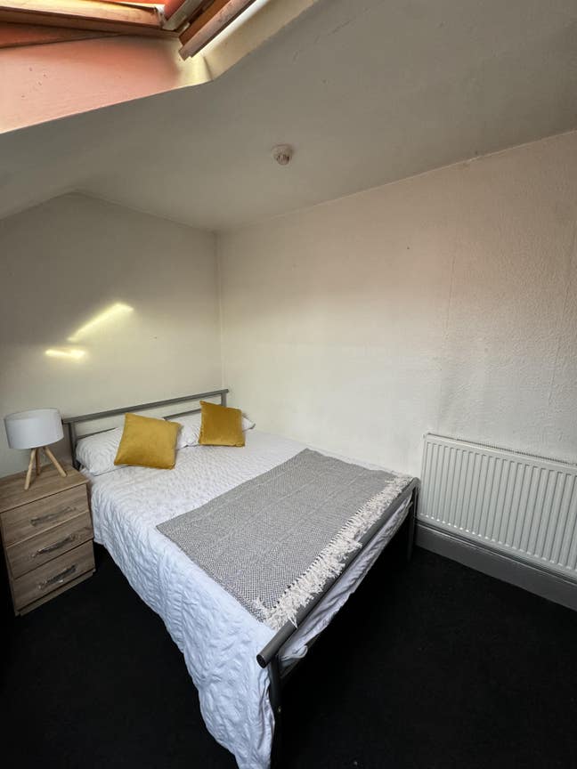 *Refurbished House Share • All Billls Included* Main Photo