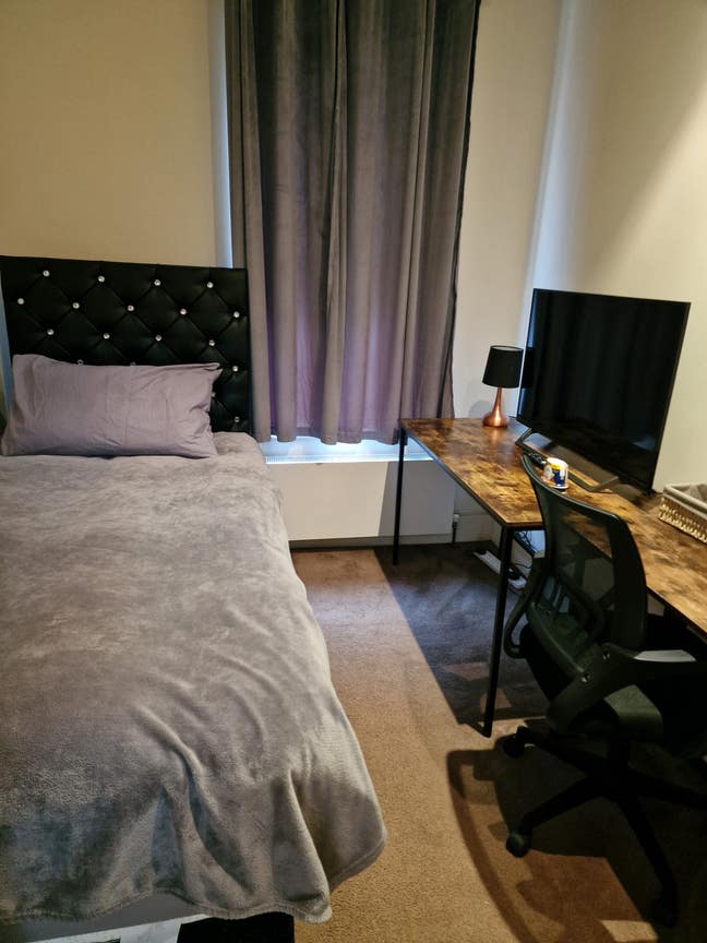 Single Room Next to Tube Station Main Photo