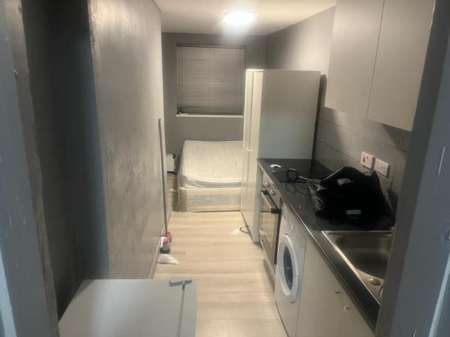 Studio  flat  in  Harrow  (  HA3 ) Main Photo