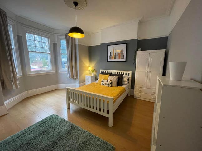 Large Beautiful Double Room Near Netherton/ Dudley Main Photo