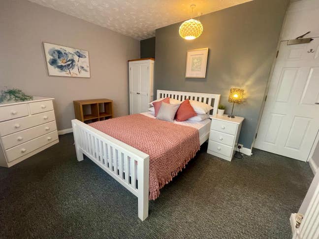 Large Double Room- Rowley Regis/ Blackheath Main Photo