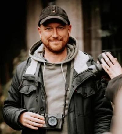 Friendly Photographer Seeks a Room Main Photo