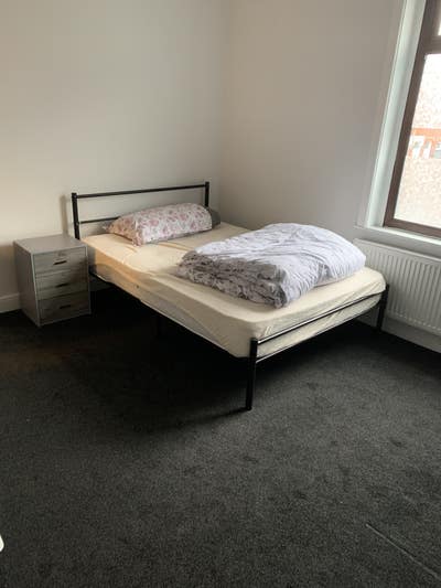 Room to Let in shared house. Main Photo