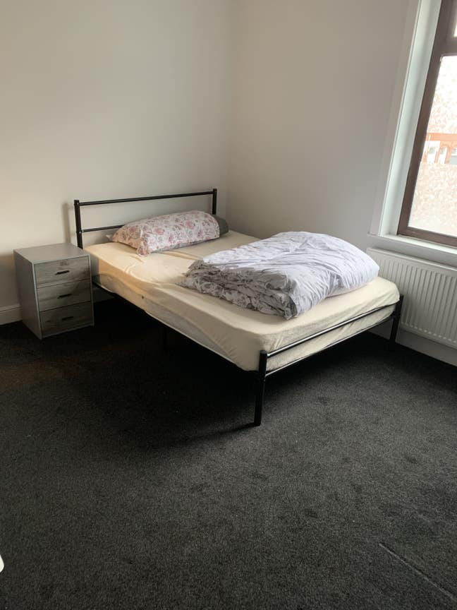 Room to Let in shared house. Main Photo