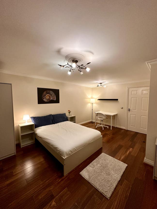 Large Double Bedroom in Slough (Bills Included) Main Photo