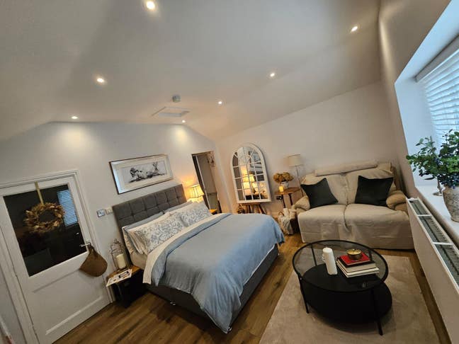 Self contained annex to let over Peover  Main Photo