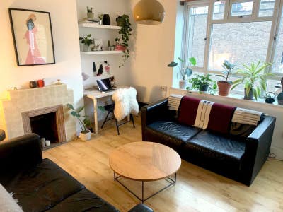 Double Bedroom in Old Street Main Photo