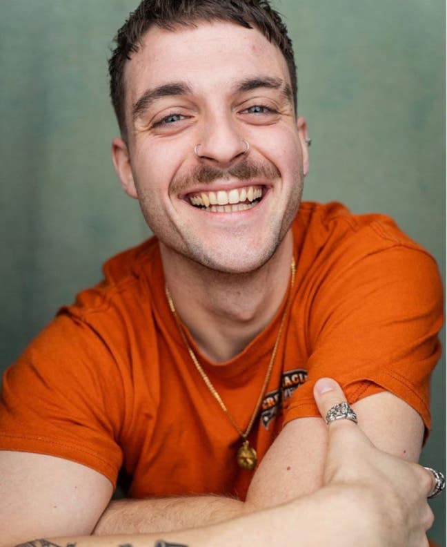 Looking for a room to rent! Main Photo