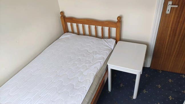 Newly redecorated single room in hanger lane (w5) Main Photo