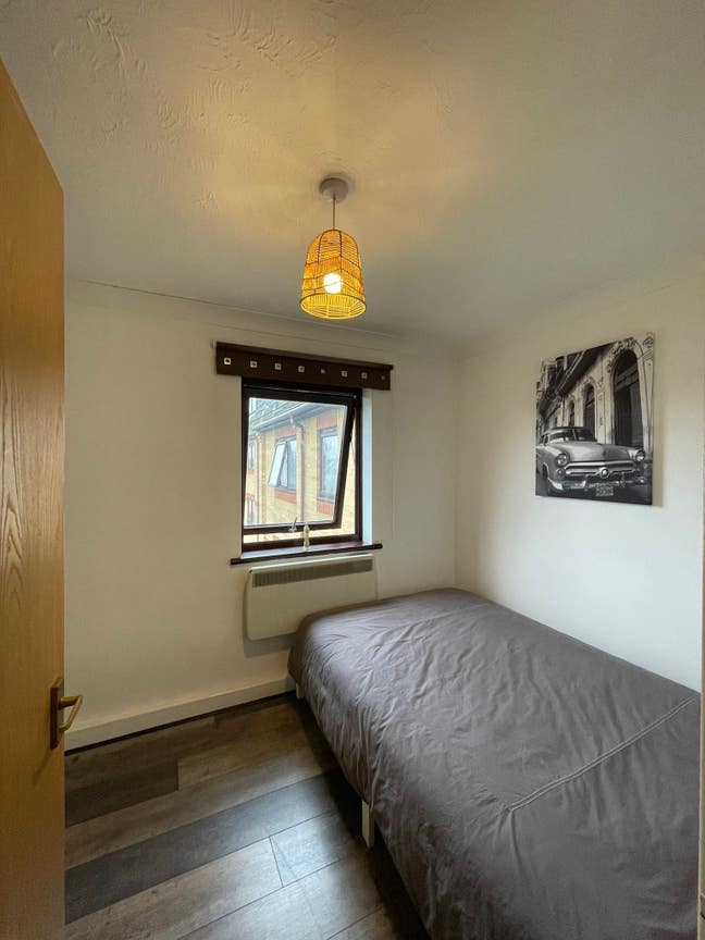 Large single room in E17 (2 Bedroom Apartment)  Main Photo