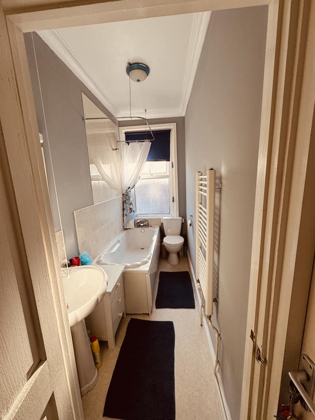 Room available  Main Photo