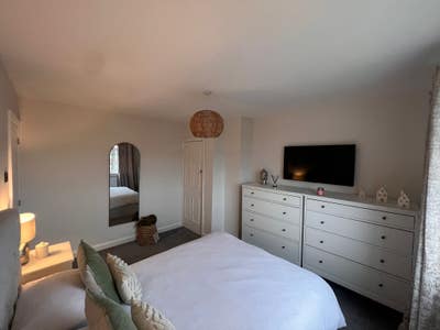 Room to rent in newly renovated house in Kingswood Main Photo