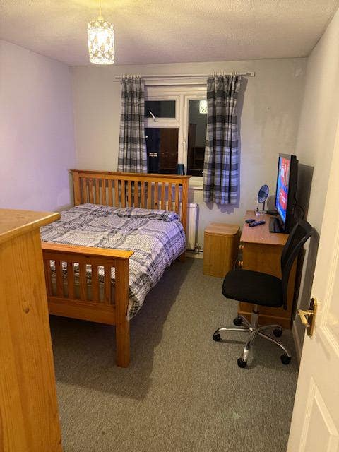 Nice double room with WiFi and sky television  Main Photo