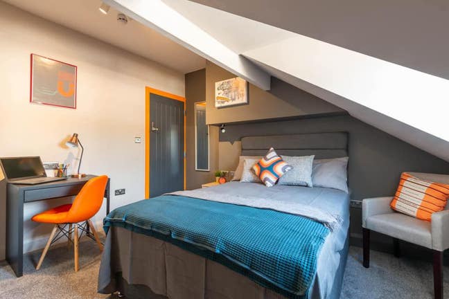 ** Modern Luxury En Suite Room -All Bill Included! Main Photo